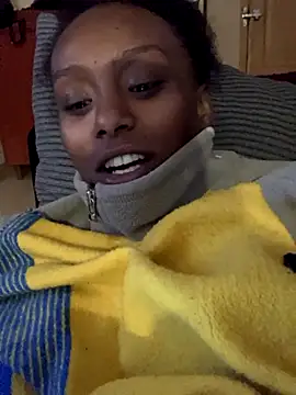 Snapshot of ___Hannah___ chatting on December 5, 2025, 3:20 pm Hannah online show from December 5, 2025, 3:20 pm