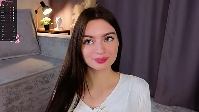 Snapshot of Sara_Kinsly chatting on December 1, 2025, 6:18 am Sara Kinsly online show from December 1, 2025, 6:18 am