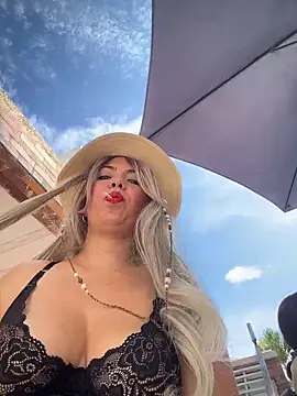 Snapshot of IsaSantoDomingo chatting on December 4, 2025, 2:26 pm IsaSantoDomingo online show from December 4, 2025, 2:26 pm