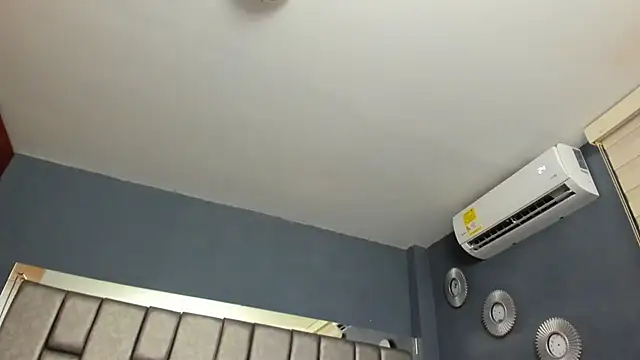 Snapshot of IsaSantoDomingo chatting on December 13, 2025, 11:54 pm IsaSantoDomingo online show from December 13, 2025, 11:54 pm