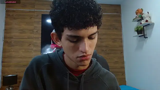 Michaelkoiv online show from December 3, 2025, 12:14 pm