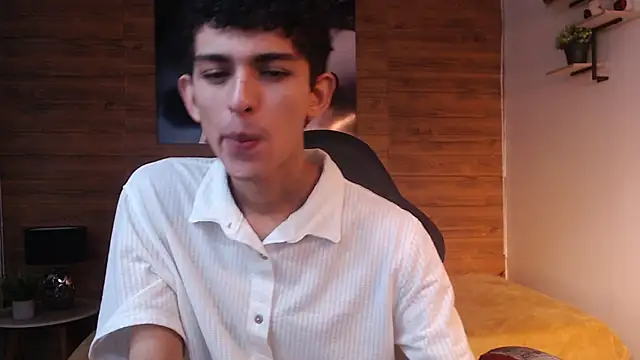 Snapshot of Michaelkoiv chatting on January 13, 2026, 12:32 pm Michaelkoiv online show from January 13, 2026, 12:32 pm