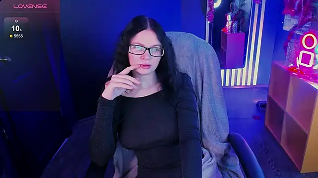 Snapshot of Lisa_Nerdy chatting on December 15, 2025, 10:19 am Lisa Nerdy online show from December 15, 2025, 10:19 am