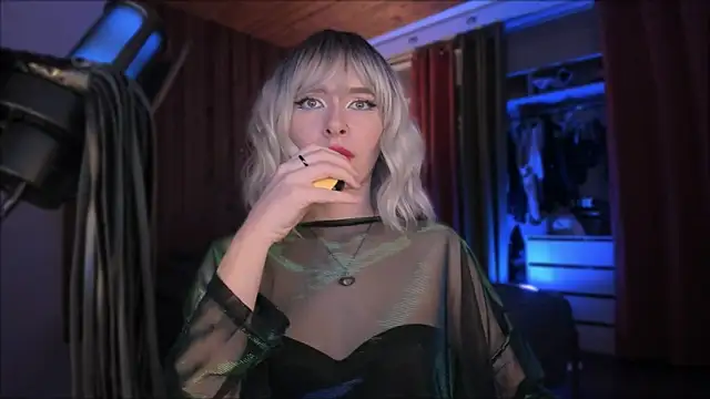 Mistress Iris online show from December 15, 2025, 10:47 pm