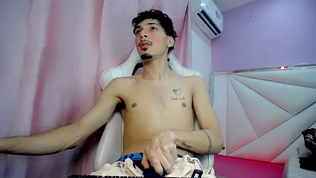 Yankeee  online show from December 15, 2025, 4:17 am