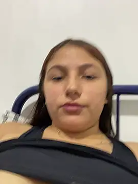 Snapshot of Emily_milk_1 chatting on February 12, 2026, 2:01 pm Emily milk 1 online show from February 12, 2026, 2:01 pm