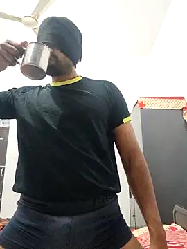 Snapshot of Amit22122 chatting on December 5, 2025, 4:10 am Amit22122 online show from December 5, 2025, 4:10 am