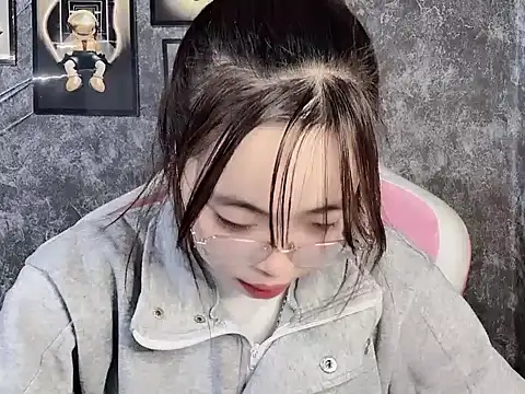 Snapshot of Aria5999 chatting on November 30, 2025, 6:50 am Aria5999 online show from November 30, 2025, 6:50 am