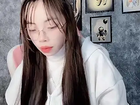 Snapshot of Aria5999 chatting on December 14, 2025, 4:23 pm Aria5999 online show from December 14, 2025, 4:23 pm