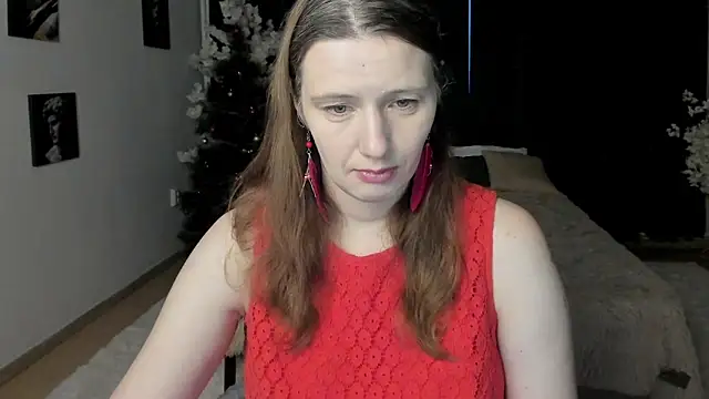 Snapshot of KathrineMeyer chatting on December 20, 2025, 2:40 am KathrineMeyer online show from December 20, 2025, 2:40 am