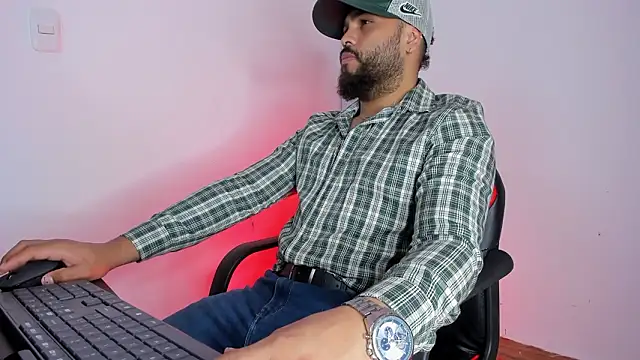 Snapshot of Harrishairy chatting on February 1, 2026, 3:38 am Harrishairy online show from February 1, 2026, 3:38 am