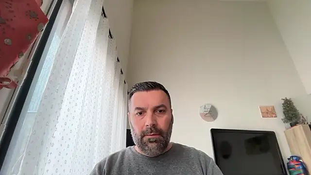 Snapshot of coolsmith81 chatting on May 13, 2026, 6:55 am coolsmith81 online show from May 13, 2026, 6:55 am