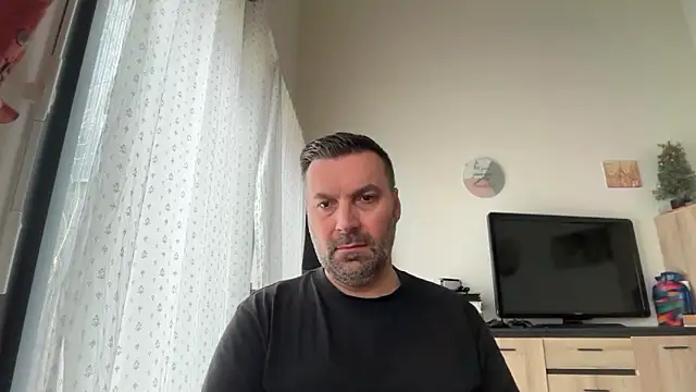 Snapshot of coolsmith81 chatting on May 18, 2026, 7:14 am coolsmith81 online show from May 18, 2026, 7:14 am