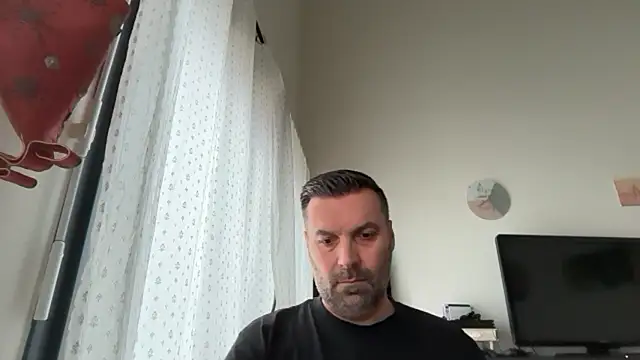 Snapshot of coolsmith81 chatting on May 19, 2026, 7:15 am coolsmith81 online show from May 19, 2026, 7:15 am