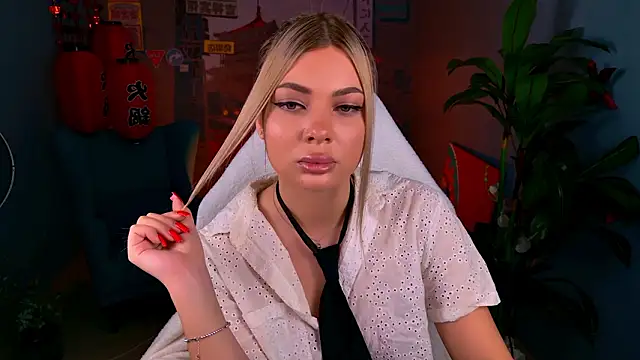 HyileyClark online show from March 6, 2026, 9:17 am