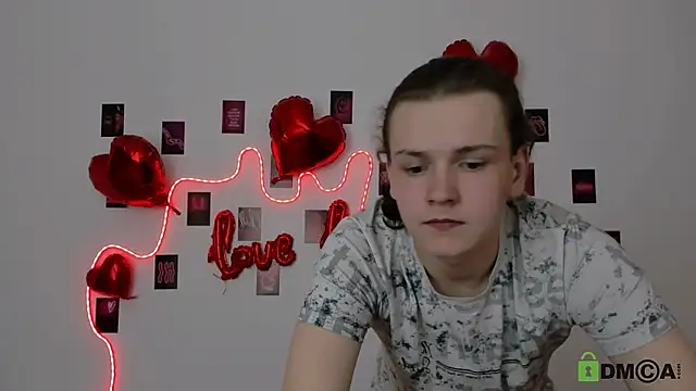 Snapshot of leo_void chatting on February 20, 2026, 8:20 pm leo void online show from February 20, 2026, 8:20 pm