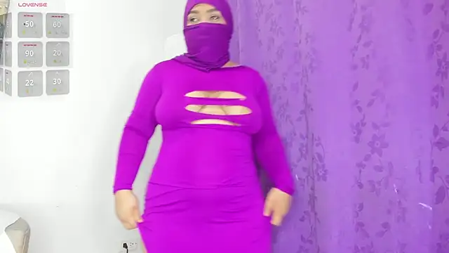 Snapshot of oksaana_arabic chatting on December 16, 2025, 10:59 pm oksaana arabic online show from December 16, 2025, 10:59 pm