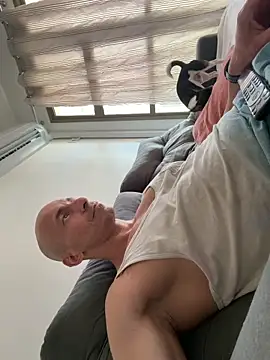 Russo41rj online show from December 16, 2025, 4:12 pm