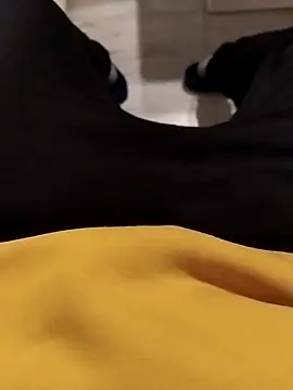 Snapshot of erdestruttor18 chatting on November 26, 2025, 3:57 pm erdestruttor18 online show from November 26, 2025, 3:57 pm