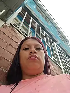 daphne-glow online show from December 14, 2025, 8:57 pm