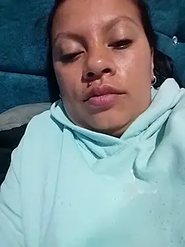 daphne-glow online show from December 19, 2025, 3:24 am