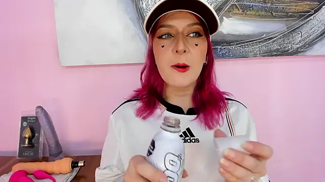 Snapshot of samanta-fox chatting on December 16, 2025, 1:05 pm samanta-fox online show from December 16, 2025, 1:05 pm