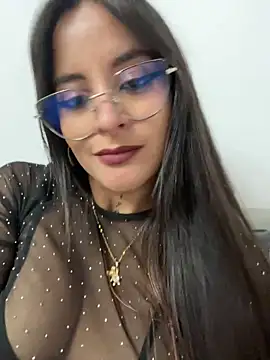 Snapshot of _Victoria_foxx chatting on December 17, 2025, 9:10 pm Victoria foxx online show from December 17, 2025, 9:10 pm