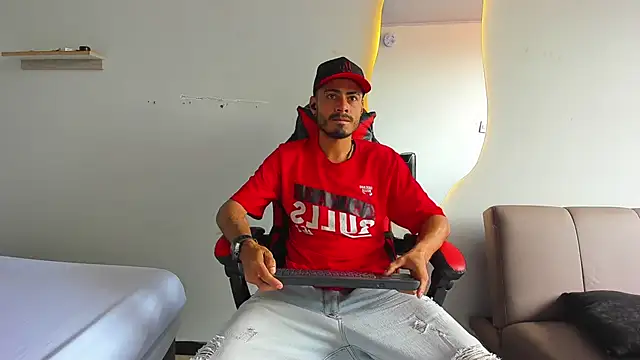 Snapshot of MatthewCullen chatting on January 6, 2026, 6:00 pm MatthewCullen online show from January 6, 2026, 6:00 pm