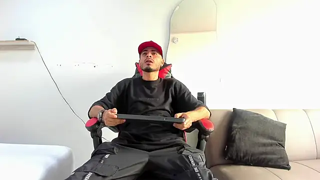 Snapshot of MatthewCullen chatting on January 10, 2026, 5:48 pm MatthewCullen online show from January 10, 2026, 5:48 pm