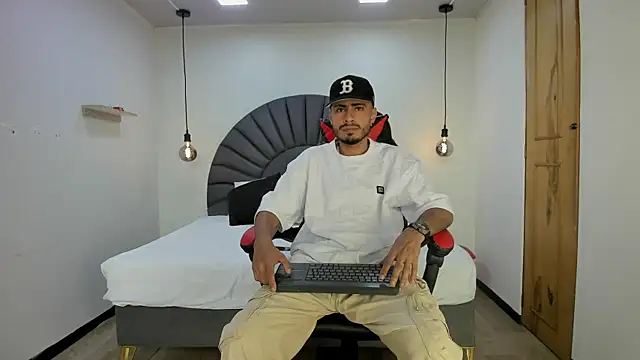 Snapshot of MatthewCullen chatting on January 14, 2026, 8:36 pm MatthewCullen online show from January 14, 2026, 8:36 pm