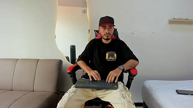 Snapshot of MatthewCullen chatting on January 18, 2026, 8:12 pm MatthewCullen online show from January 18, 2026, 8:12 pm