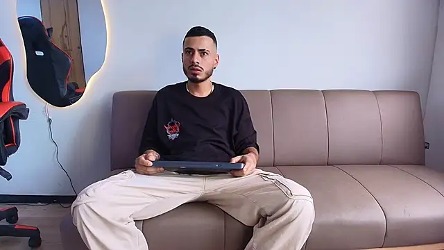 Snapshot of MatthewCullen chatting on February 12, 2026, 8:15 pm MatthewCullen online show from February 12, 2026, 8:15 pm