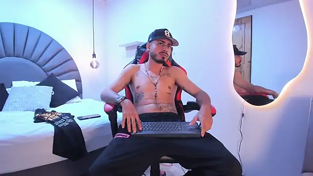 Snapshot of MatthewCullen chatting on February 21, 2026, 9:54 am MatthewCullen online show from February 21, 2026, 9:54 am