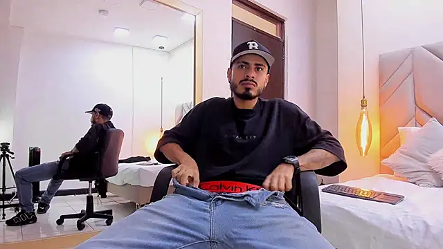 Snapshot of MatthewCullen chatting on February 25, 2026, 6:39 pm MatthewCullen online show from February 25, 2026, 6:39 pm