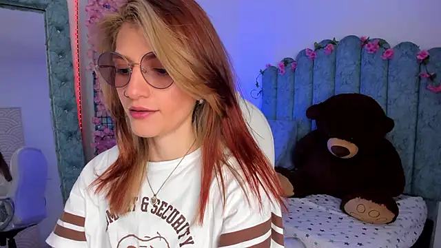 Snapshot of Ash_20_ chatting on November 29, 2025, 2:09 pm Ash 20 online show from November 29, 2025, 2:09 pm