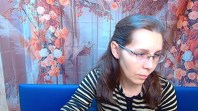 DaisyEdit online show from November 30, 2025, 6:06 am