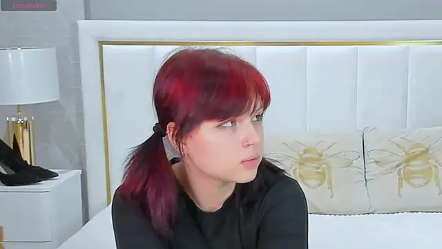 Snapshot of HANNA_BELL chatting on December 2, 2025, 11:45 pm HANNA BELL online show from December 2, 2025, 11:45 pm