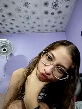 Snapshot of Vanneskk chatting on December 14, 2025, 2:22 pm Vanneskk online show from December 14, 2025, 2:22 pm