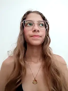 Vanneskk online show from February 9, 2026, 2:43 pm