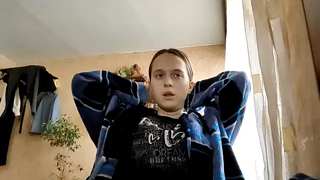 Snapshot of SophieHazely chatting on December 15, 2025, 5:44 am SophieHazely online show from December 15, 2025, 5:44 am