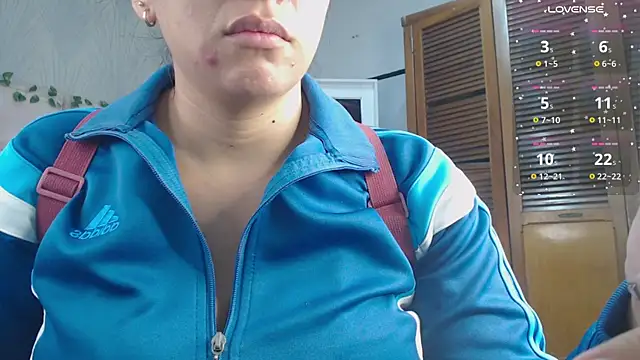 Snapshot of KaylaVonn chatting on December 17, 2025, 5:02 am KaylaVonn online show from December 17, 2025, 5:02 am