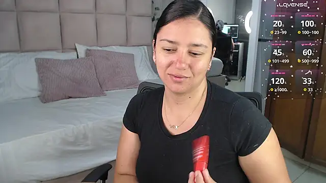 Snapshot of KaylaVonn chatting on February 19, 2026, 4:19 am KaylaVonn online show from February 19, 2026, 4:19 am