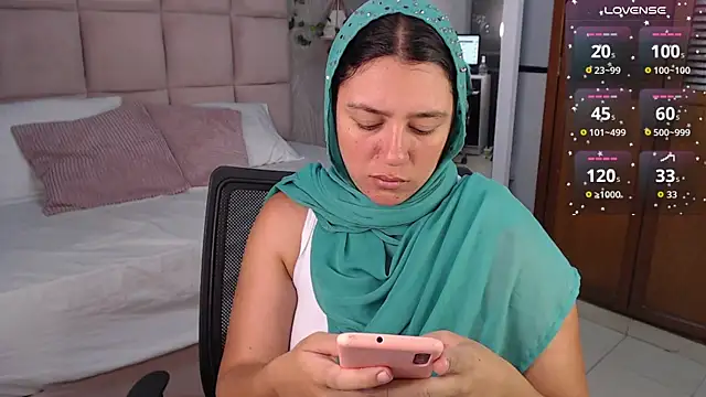 Snapshot of KaylaVonn chatting on February 27, 2026, 5:18 am KaylaVonn online show from February 27, 2026, 5:18 am