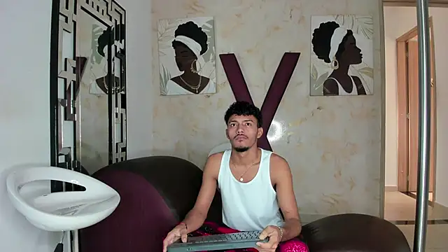 COUPLES BOYS online show from May 30, 2026, 7:22 pm