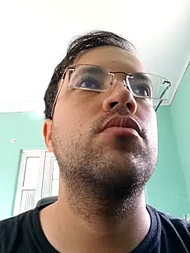 Snapshot of Silvakkfitk chatting on February 4, 2026, 11:27 am Silvakkfitk online show from February 4, 2026, 11:27 am