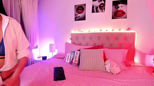 Snapshot of Charlotte_rider_ chatting on December 16, 2025, 3:55 am Charlotte rider online show from December 16, 2025, 3:55 am