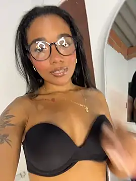 caro ebony online show from December 19, 2025, 9:33 pm