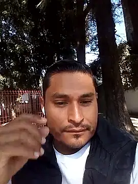 Snapshot of cristian112090 chatting on December 20, 2025, 5:42 pm cristian112090 online show from December 20, 2025, 5:42 pm