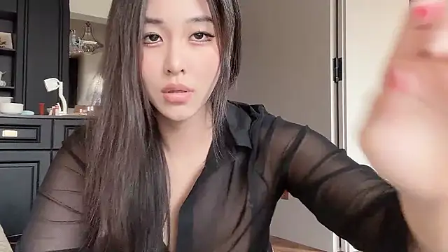 Snapshot of Celestisse- chatting on February 4, 2026, 7:25 am Celestisse- online show from February 4, 2026, 7:25 am