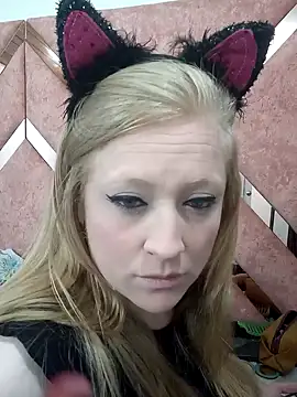 Snapshot of AliceCat_02 chatting on December 3, 2025, 4:53 am AliceCat 02 online show from December 3, 2025, 4:53 am